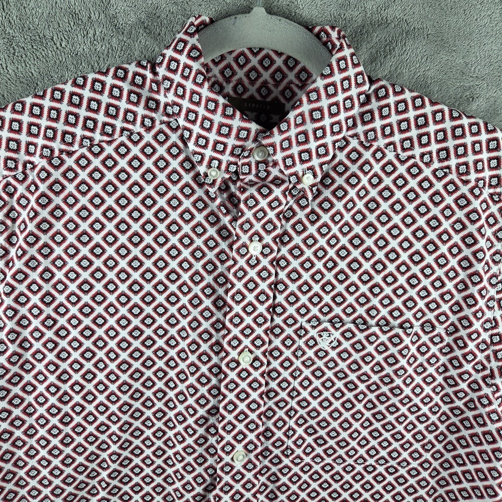 Ariat Red White Geometric Button Down Shirt Men Size Small Short Sleeve Stretch